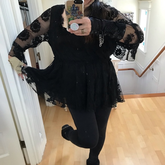 Seven7 Tops - Seven7 Sz 3XL tunic black lace sheer sleeves peplum skirt scoop neck witch core